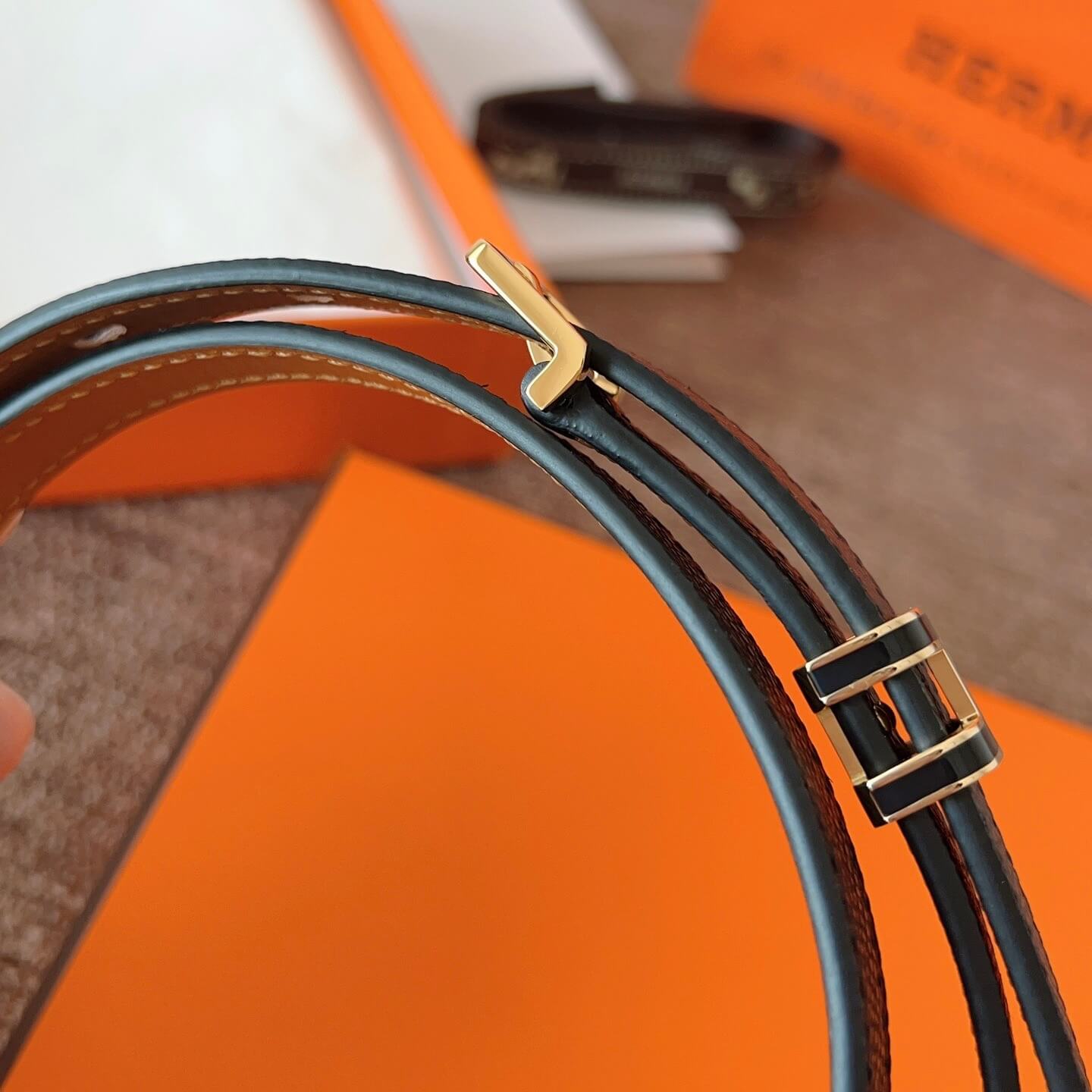 Classic Minimalist Collection Letter Buckle Ultra-Slim Belt