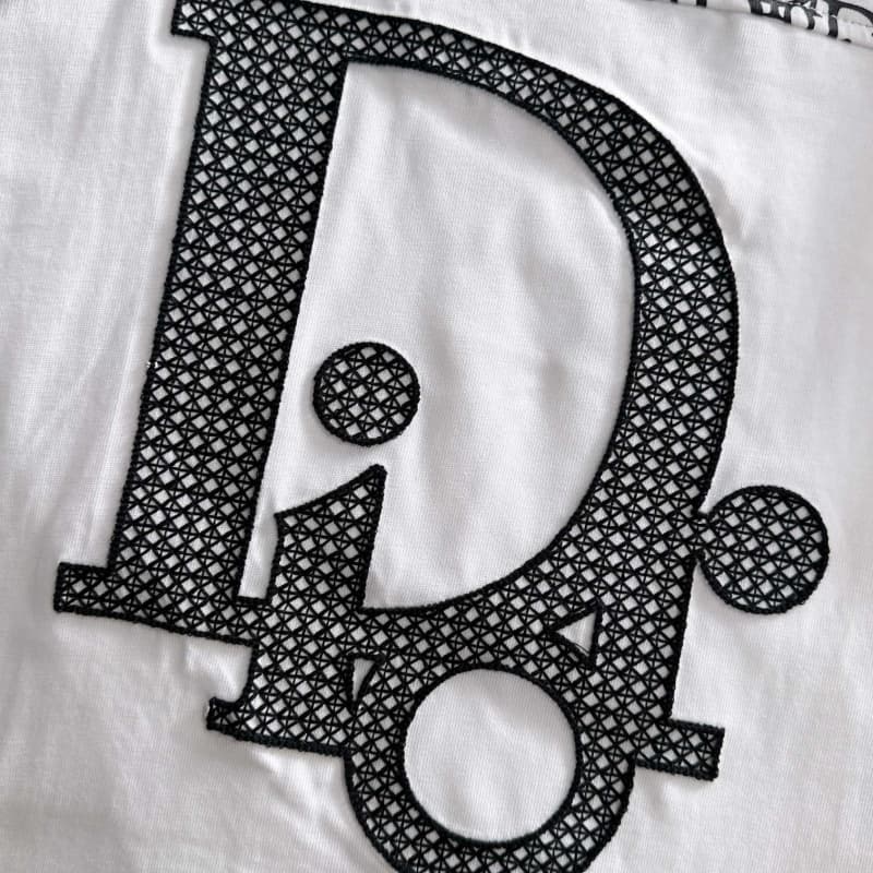 Embroidered Patterned Collar & Emblem Black Sweatshirt