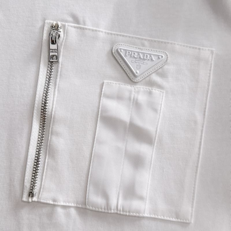 Streetwear Triangle Emblem Zip Sweatshirt