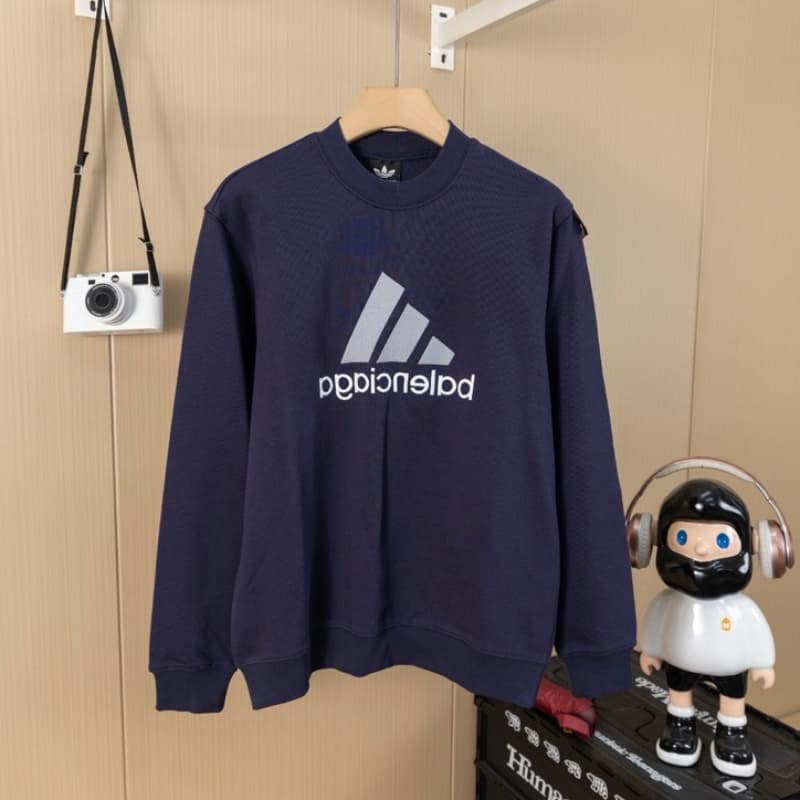 Letter Embroidery Shoulder Patch Sweatshirt