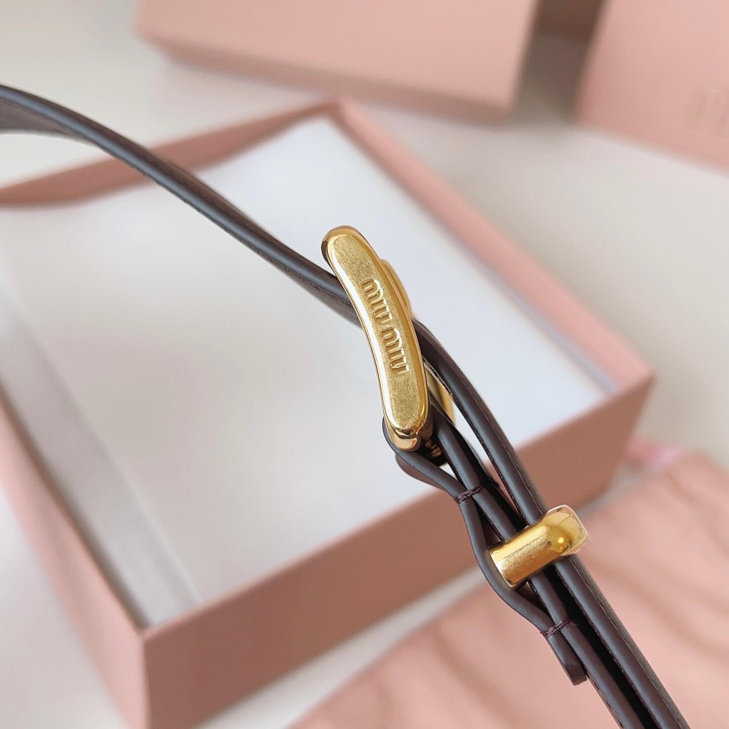 Vintage Minimalist Letter-Engraved Belt