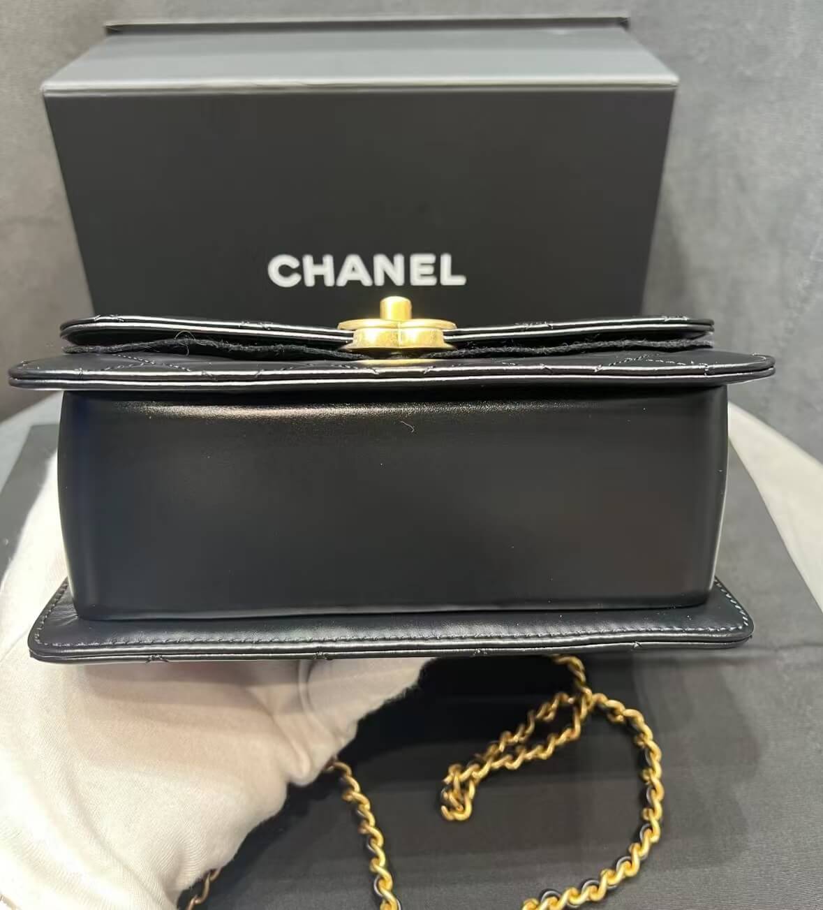 Classic Double Gold Bead Chain Diamond Bag