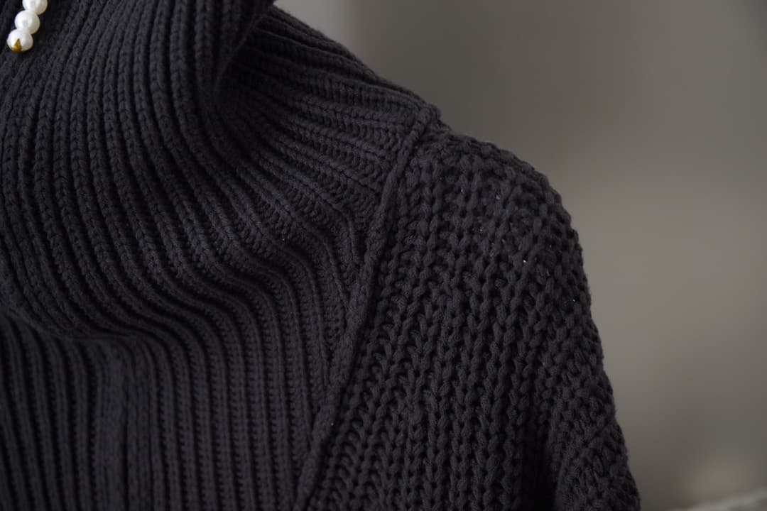 Bomber Pin Half-Zip Knitted Cardigan Sweater