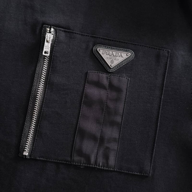 Streetwear Triangle Emblem Zip Sweatshirt