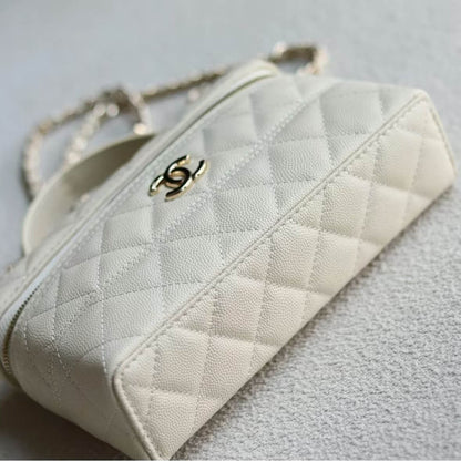 Classic Timeless Pebbled-Leather Handle Box Bag