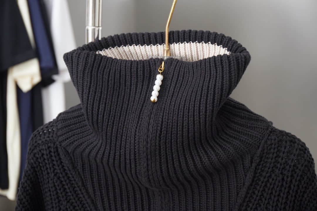 Bomber Pin Half-Zip Knitted Cardigan Sweater