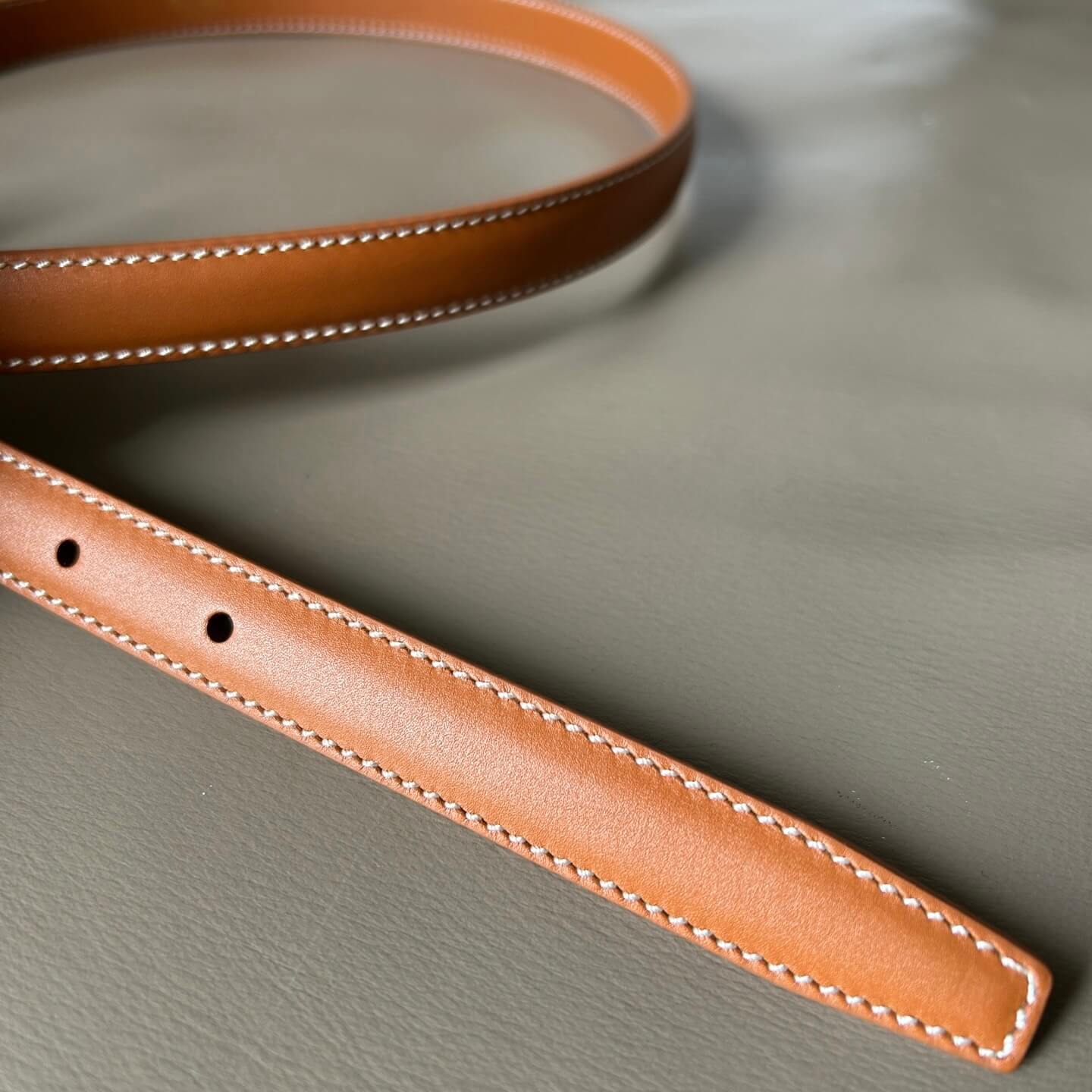 Fashionable Pendant Slim Belt