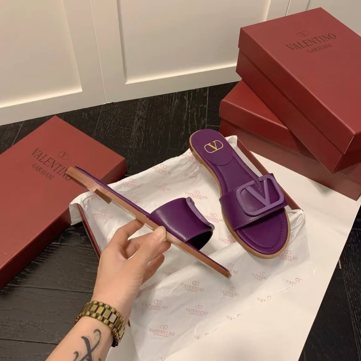 Casual Letter-Buckle Flat Sandals