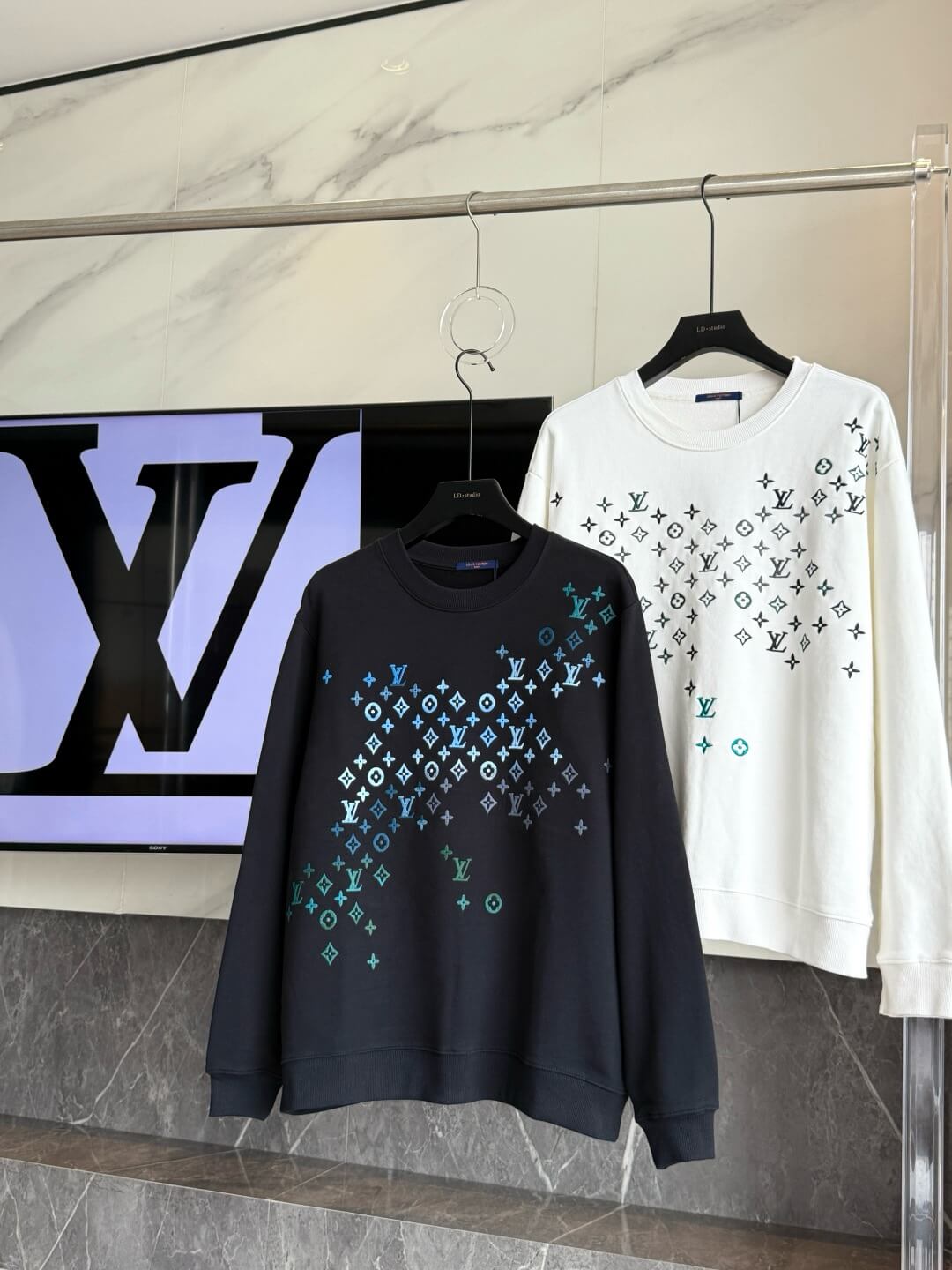 Gradient Embroidered Sweatshirt