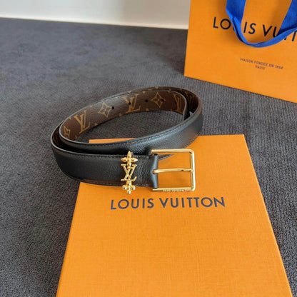 Classic Floral-Designed Buckle Belt