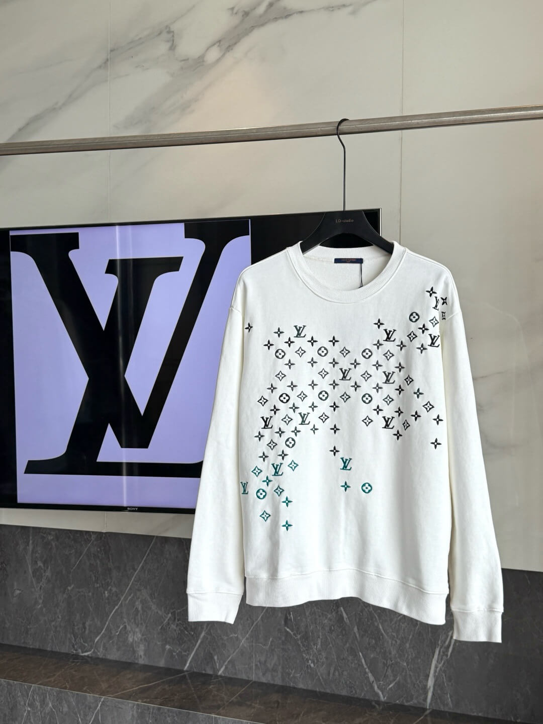 Gradient Embroidered Sweatshirt