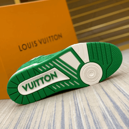 Green classic design sneaker